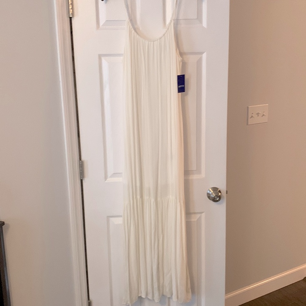 NWT!! perfect for summer! Apt. 9 size M, white and pin strip gold dress